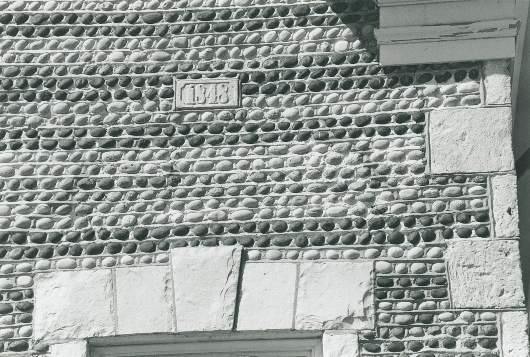 Oza-1 126 E Grand Ave 3